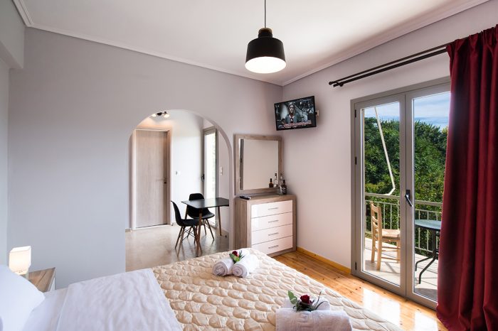 magicians-apartments-lefkada-kaligoni-master-bedroom-balcony-view