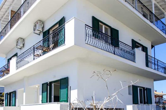 seafront-ligiabay-in-ligia-lefkada-close-to-lefkas-center-greece-modern-apartments_1